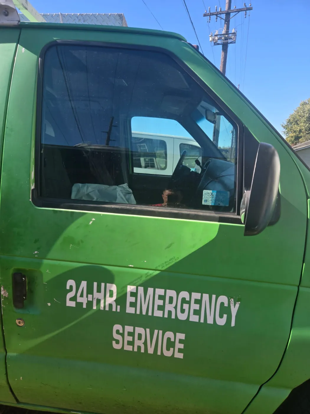 Service van door reading 24-hour emergency service
